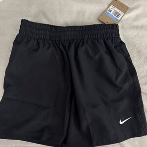 NWT Boys Nike Standard Fit Training Short with pockets